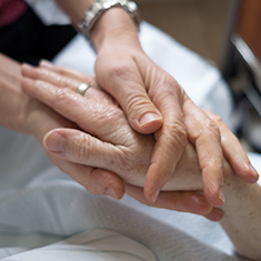 Palliativmedizin Patienteninfo 01 Handmassage 235x235